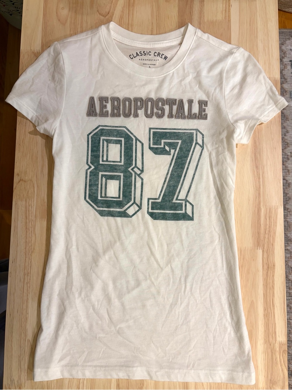 Aeropostale Slim Fit Classic Crew